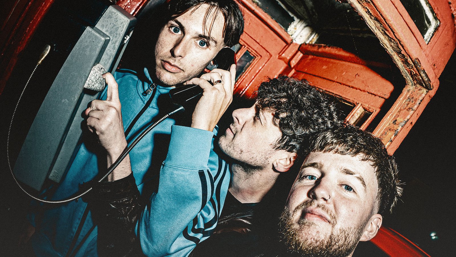 Pouch Find The Sweet Spot Between Britpop Swagger And Grunge Guitars On ‘Girl On The Phone’ – First Listen (Single Premieres) – Jammerzine