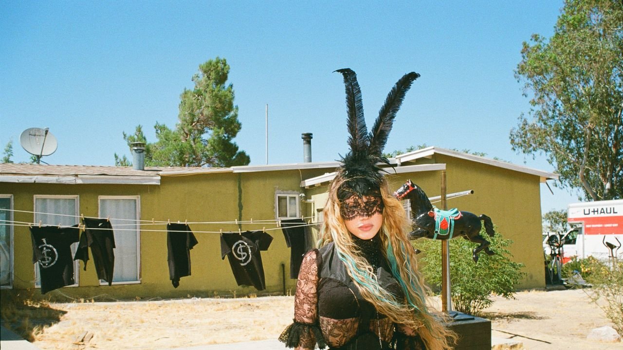 Slayyyter Delivers “Brand New Chanel$” Slayyyter Delivers “Brand New Chanel$”