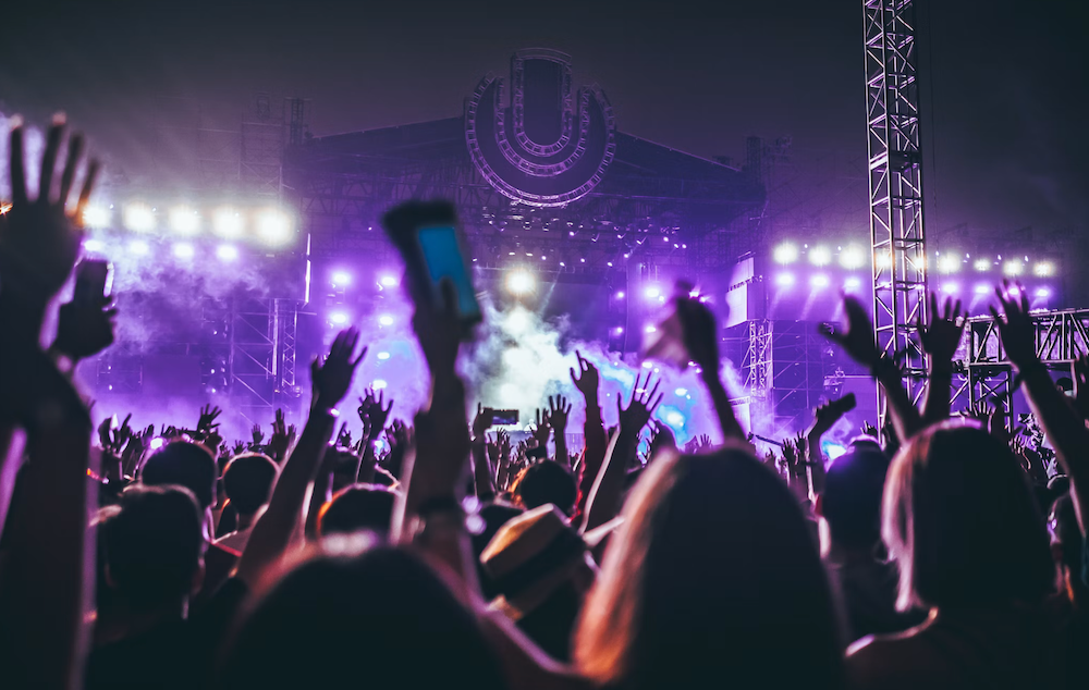 Do I Suck For…. Abandoning My Adult Friend At A Festival Because They Got Lost? Do I Suck For…. Abandoning My Adult Friend At A Festival Because They Got Lost?
