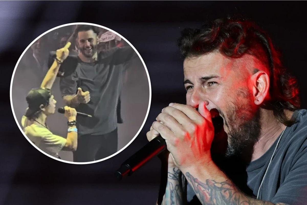 Great F—ing Job! – Avenged Sevenfold Fan Goes Viral After M. Shadows Lets Him Sing Lead at Show Great F—ing Job! – Avenged Sevenfold Fan Goes Viral After M. Shadows Lets Him Sing Lead at Show