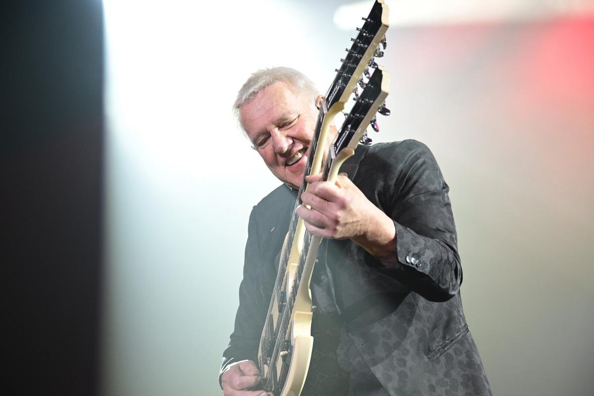 Watch Alex Lifeson Fire His Rush Bandmates Mid-Show Watch Alex Lifeson Fire His Rush Bandmates Mid-Show